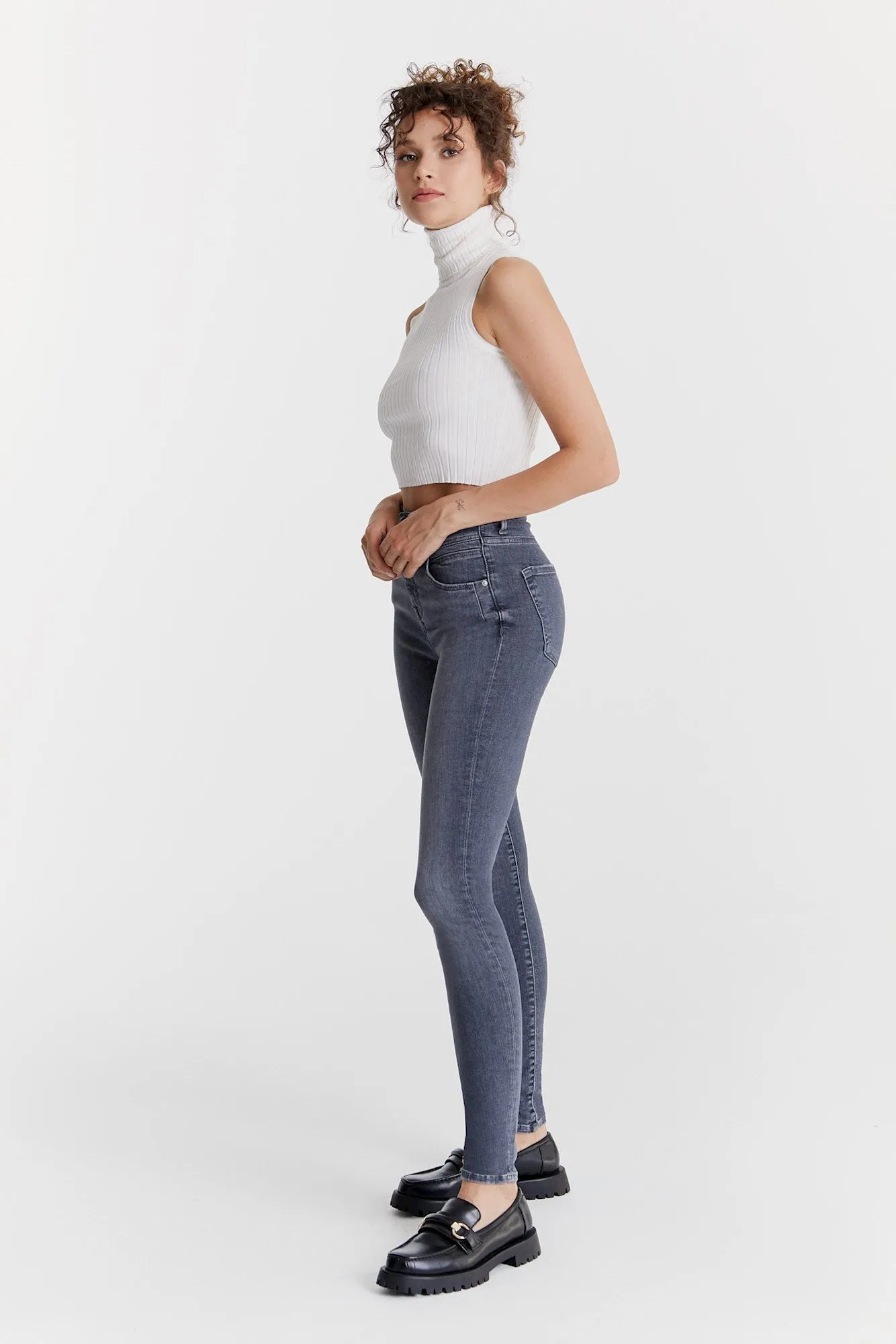 Lisa Ultra High Waist 5 Pocket Jeans Smoke grey