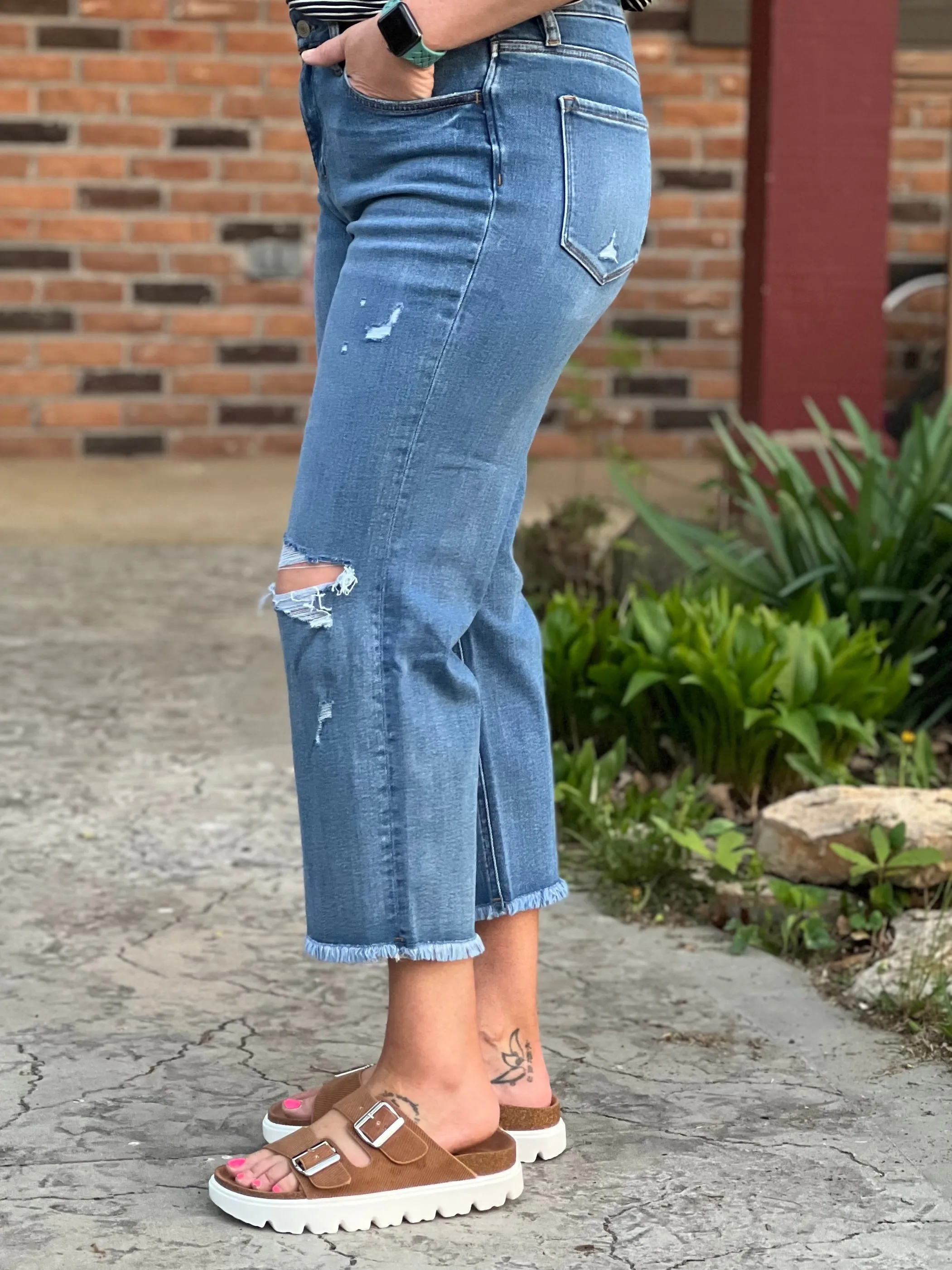 The City Lovervet Distressed Cropped Straight Jeans